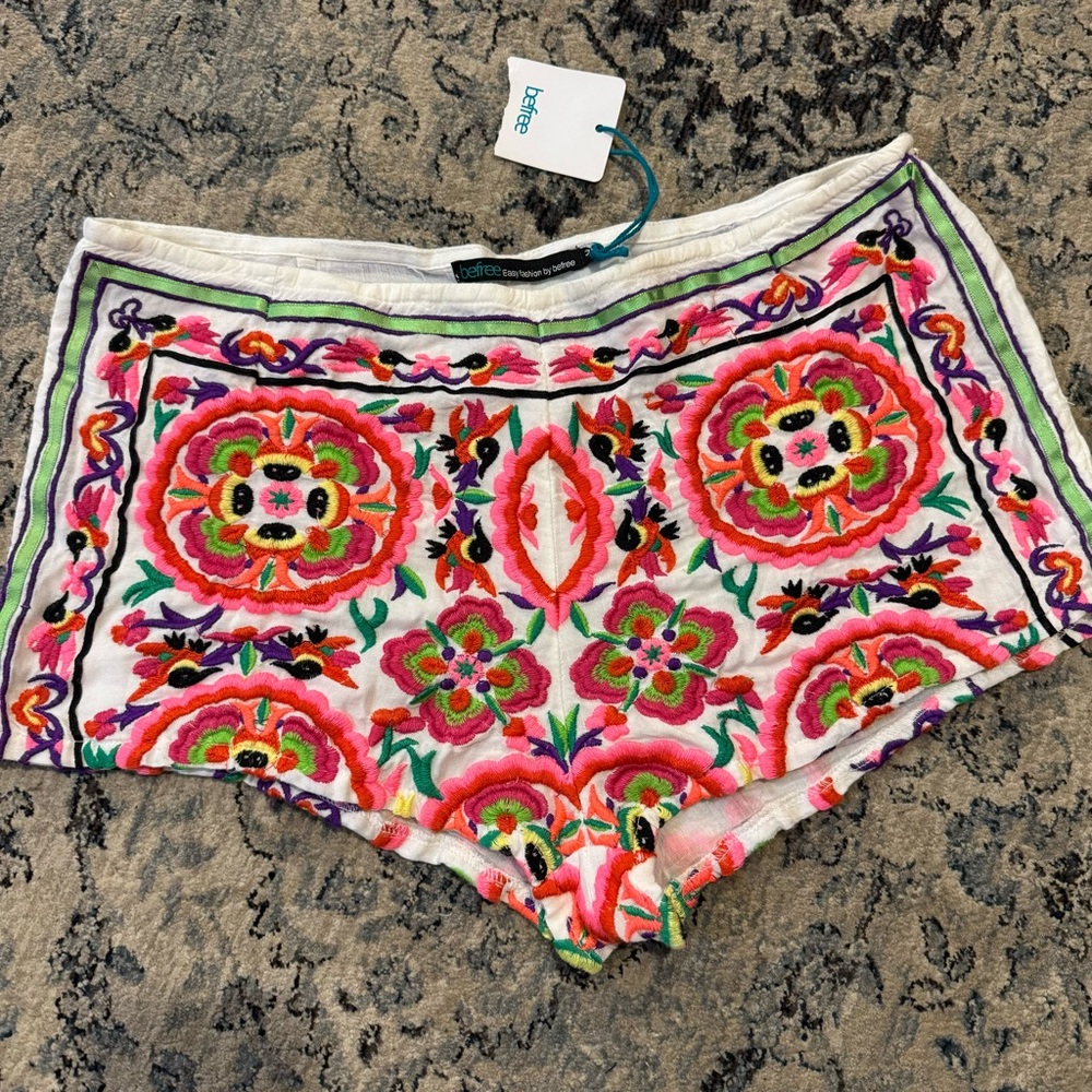 Floral Embroidered Skirt with Zipper